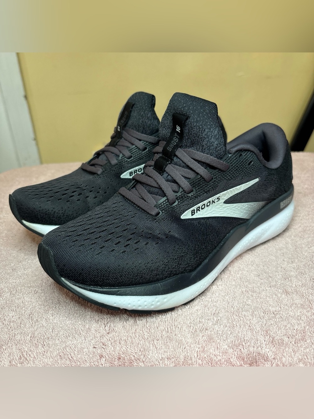 Brooks Ghost 16 Shoes Womens Size US 9 B Black Running Sneakers 1204071B090
